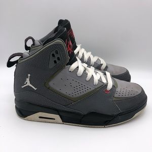 Air Jordan Boys SC-2 Basketball Shoes Gray